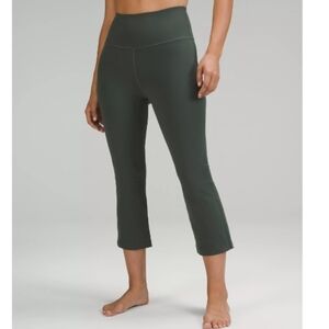 lululemon Smoked Spruce Groove Super High Rise Crop Leggings Nulu 23"